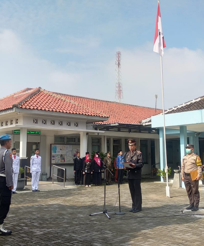 Upacara Memperingati Hari Pahlawan Nasional